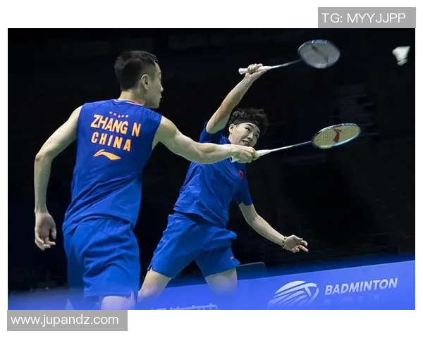 重庆羽毛球队与武汉羽毛球队赛后复盘团队协作的成功与不足分析