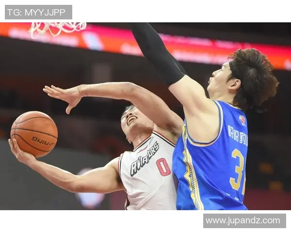 深圳篮球队在快速转换中展现的优势与不足分析